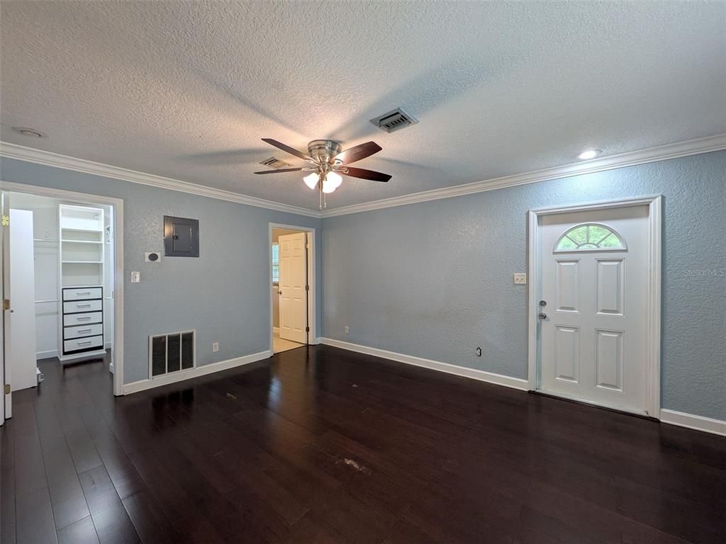 Empty room, Interior, Recessed Lighting, Wood Texture Flooring
