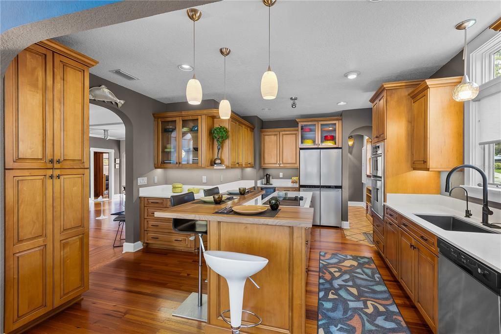 Interior, Kitchen, Pendant Lights, Recessed Lighting, Wood Texture Flooring
