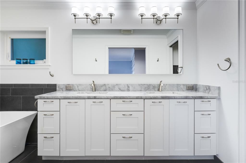 Bathroom, Dual Sink Vanities, Interior