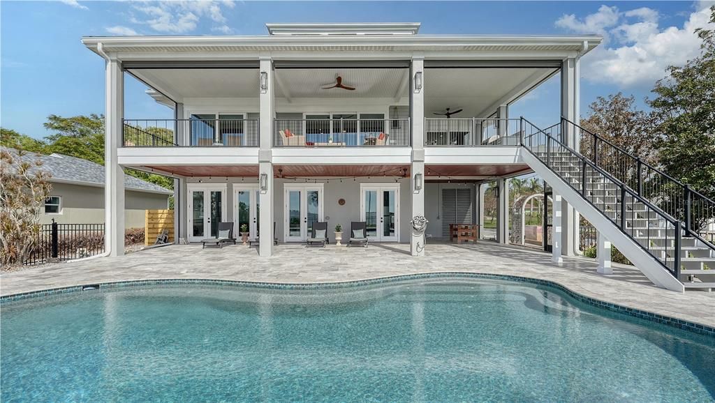 Exterior, Pool