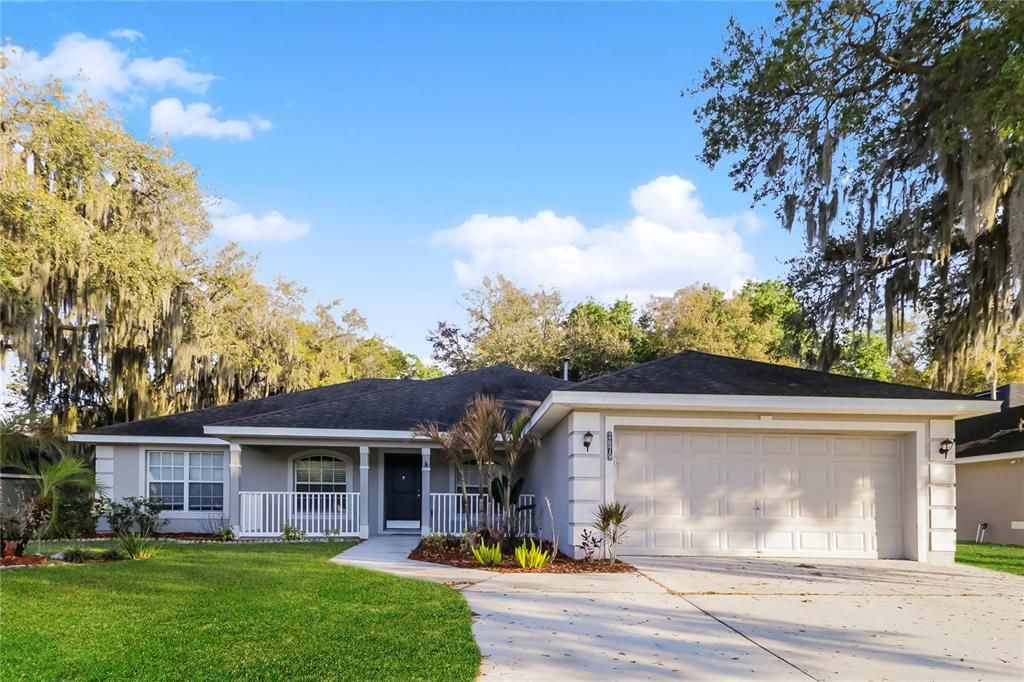 Attached, Exterior, Facade, Ranch