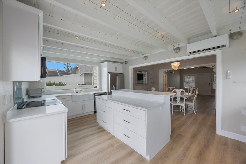 Chandelier, Dining room, Interior, Kitchen, Wood Texture Flooring