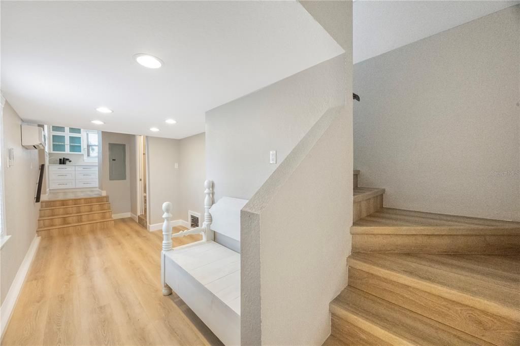Interior, Recessed Lighting, Wood Texture Flooring