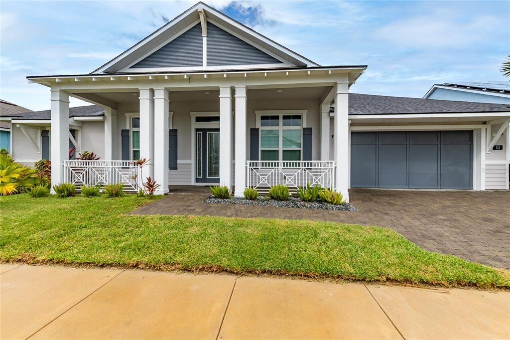 Attached, Exterior, Facade, American Craftsman