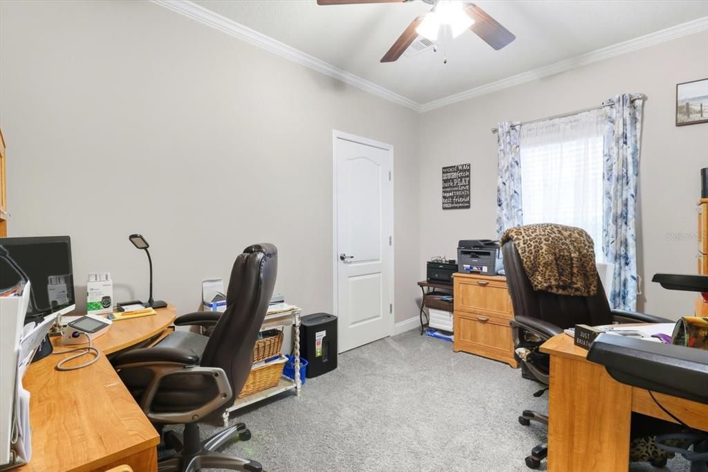 Home Office, Interior