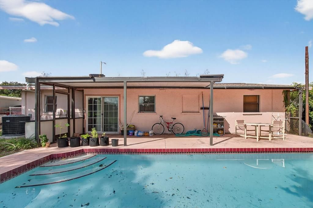 Exterior, Pool