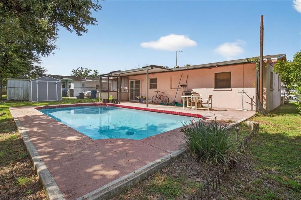 Exterior, Pool