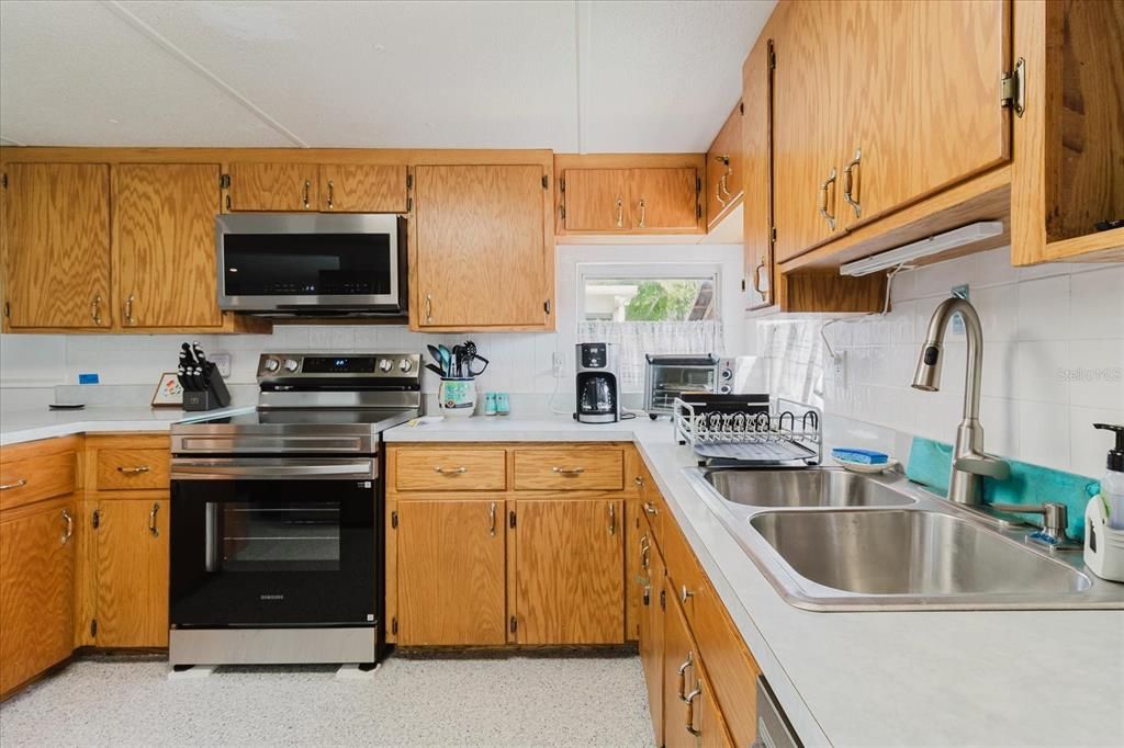Interior, Kitchen, Stainless Steel Appliances