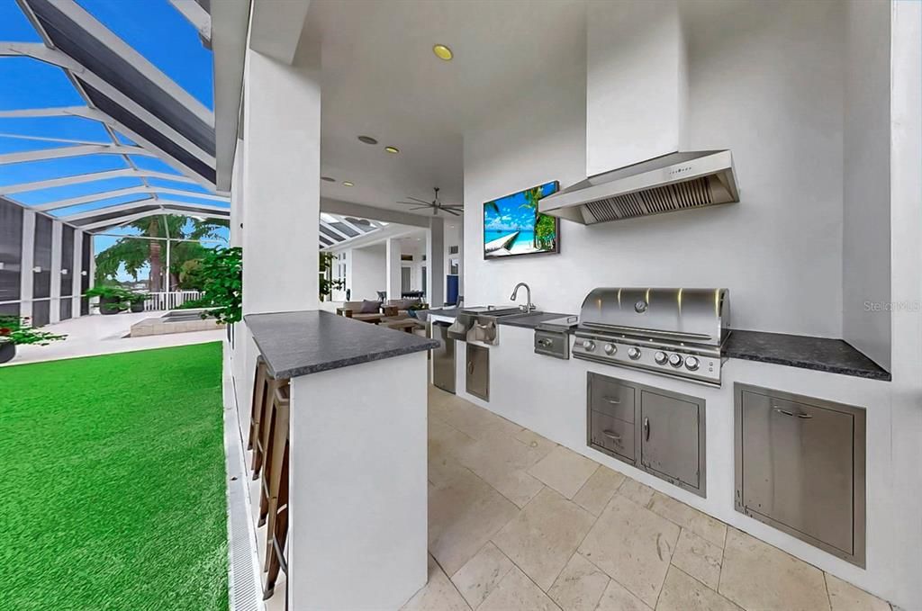 Exterior, Outdoor Kitchen