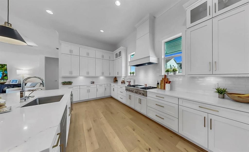 Interior, Kitchen, Pendant Lights, Recessed Lighting, Wood Texture Flooring