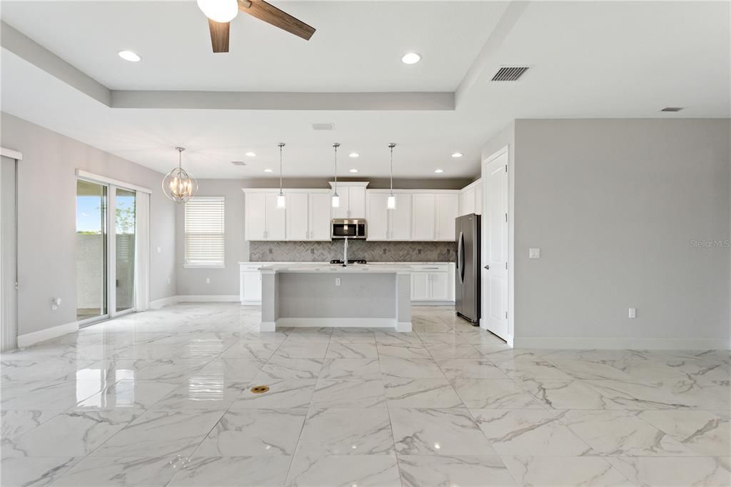 Chandelier, Interior, Kitchen, Marble, Pendant Lights, Recessed Lighting, Stainless Steel Appliances