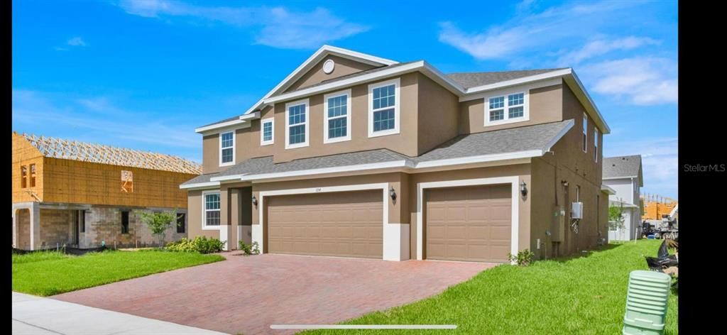 Attached, Exterior, Facade, American Craftsman