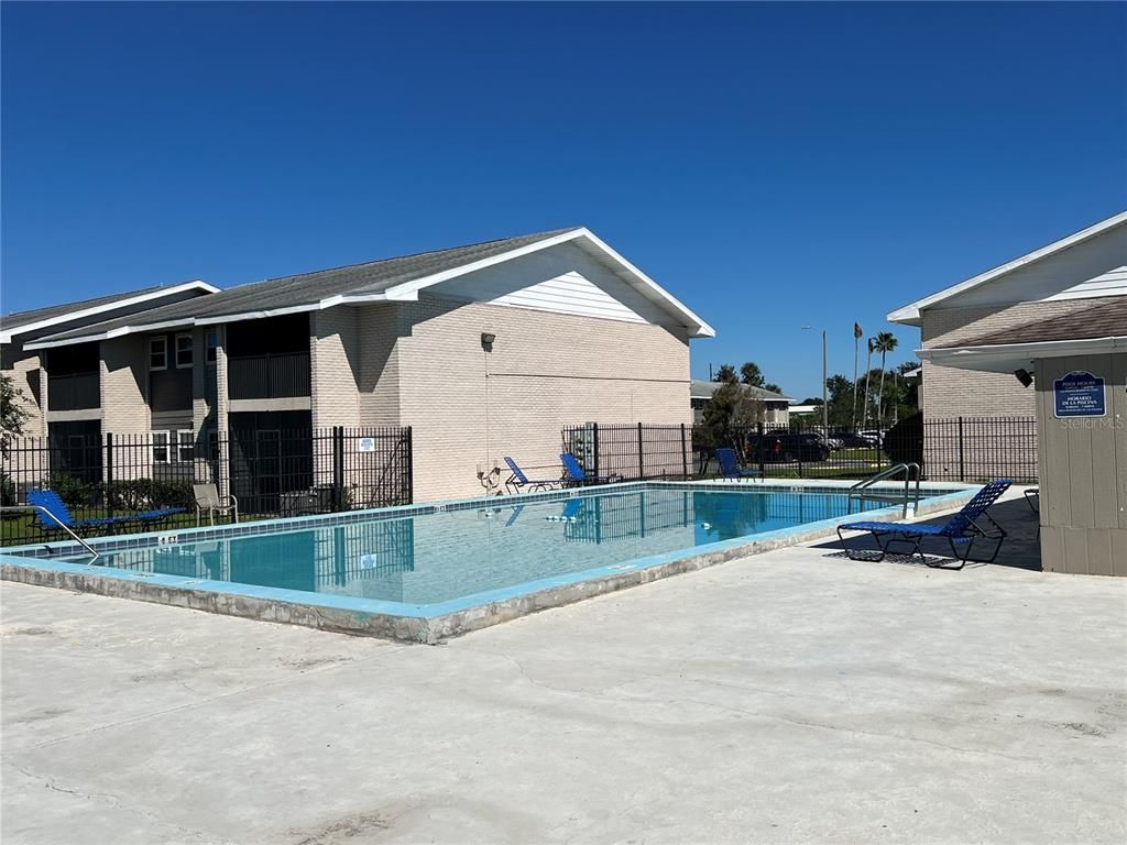 Exterior, Pool