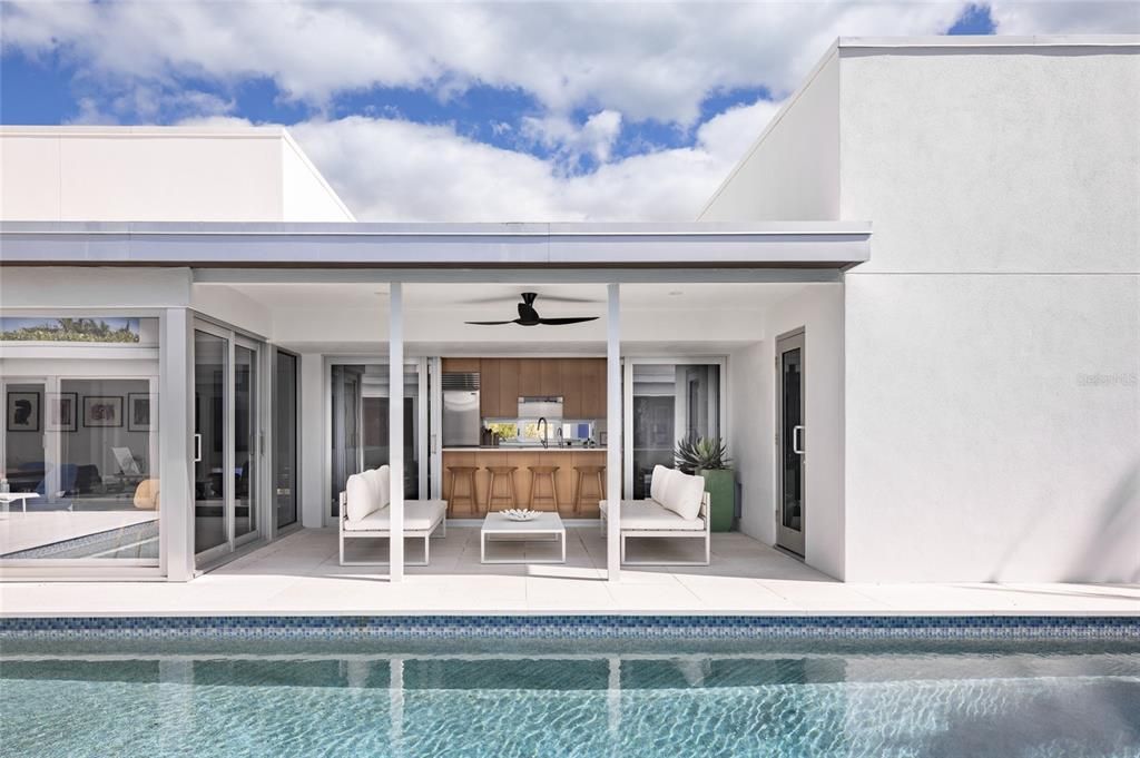 Exterior, Pool
