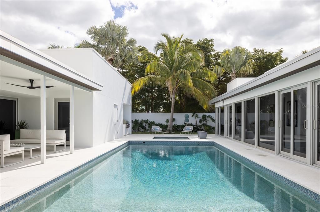 Exterior, Pool