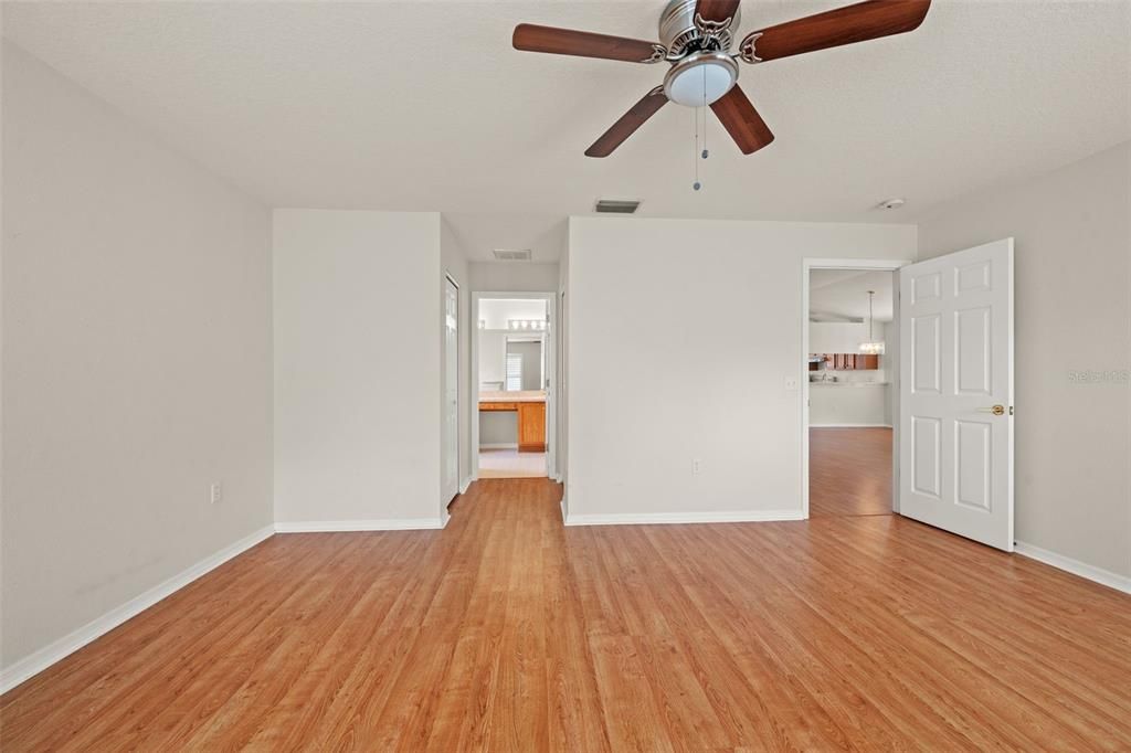 Empty room, Interior, Pendant Lights, Wood Texture Flooring