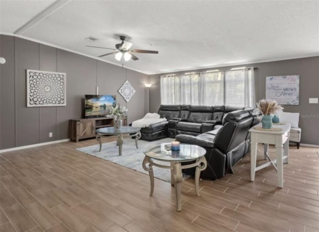 Interior, Living room, Pendant Lights, Wood Texture Flooring