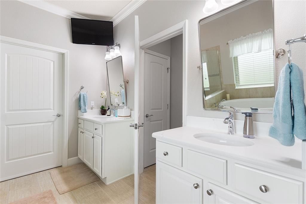 Bathroom, Dual Sink Vanities, Interior