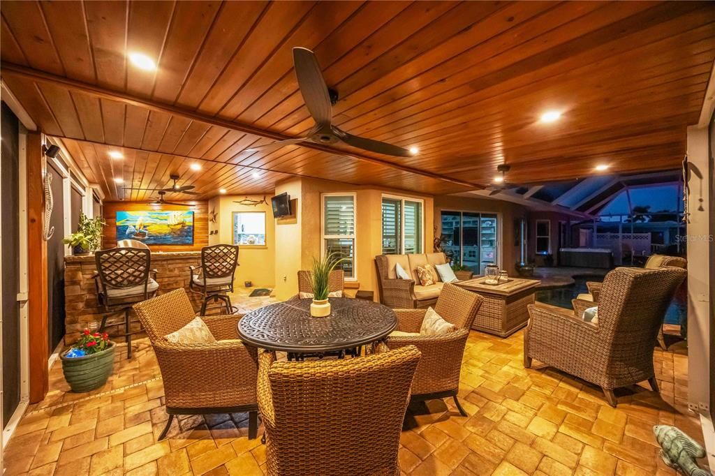 Exterior, Interior, Living room, Recessed Lighting, Wooden Ceilings