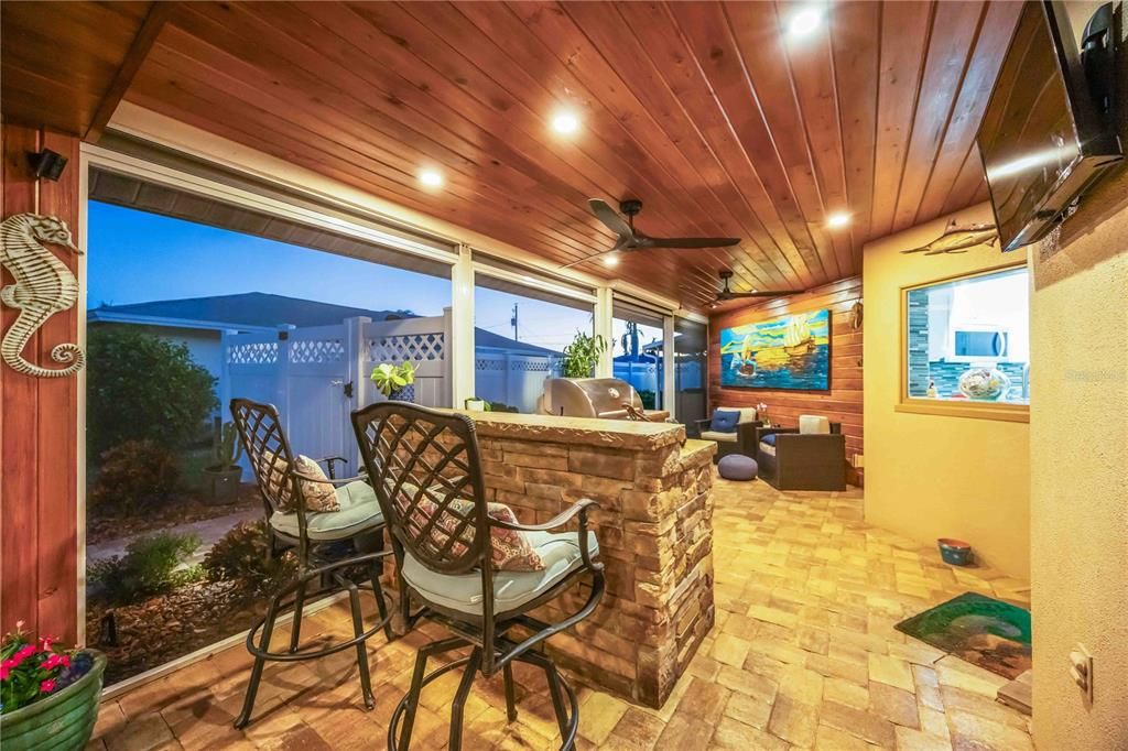 Exterior, Outdoor Kitchen