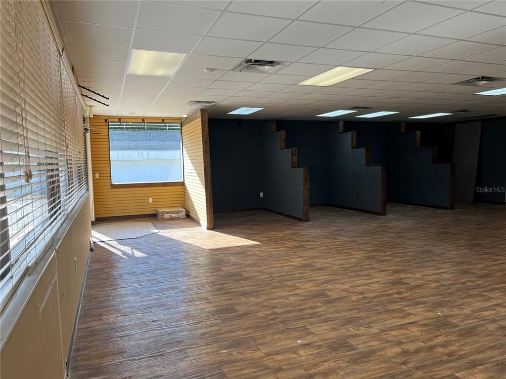 Empty room, Interior, Recessed Lighting, Wood Texture Flooring, Wooden Walls