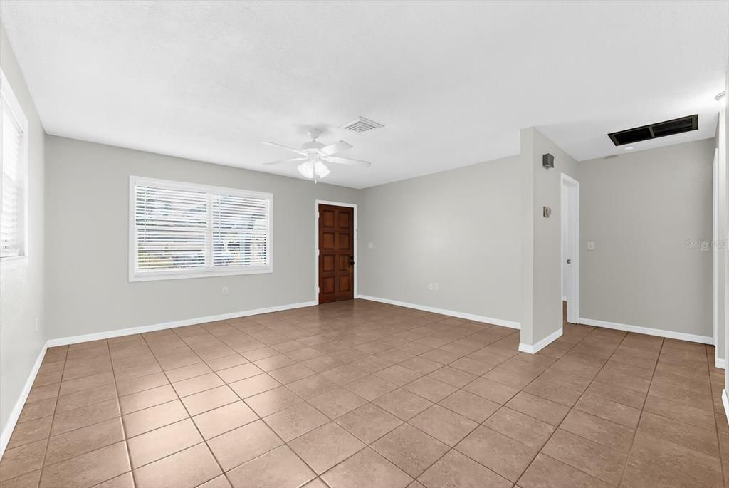 Empty room, Interior, Recessed Lighting