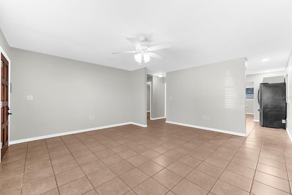 Empty room, Interior, Recessed Lighting