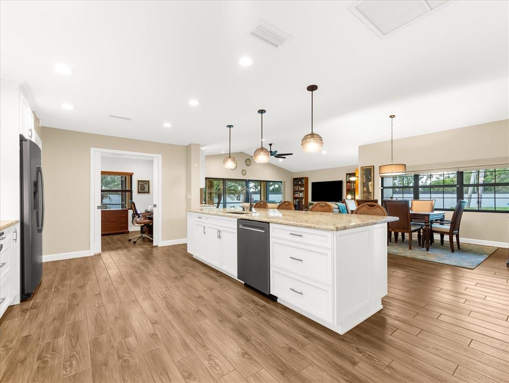 Dining room, Interior, Kitchen, Pendant Lights, Recessed Lighting, Wood Texture Flooring