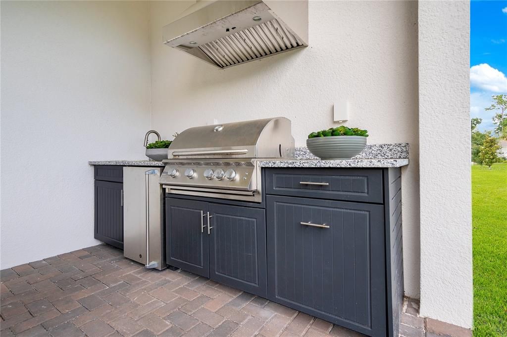 Exterior, Outdoor Kitchen