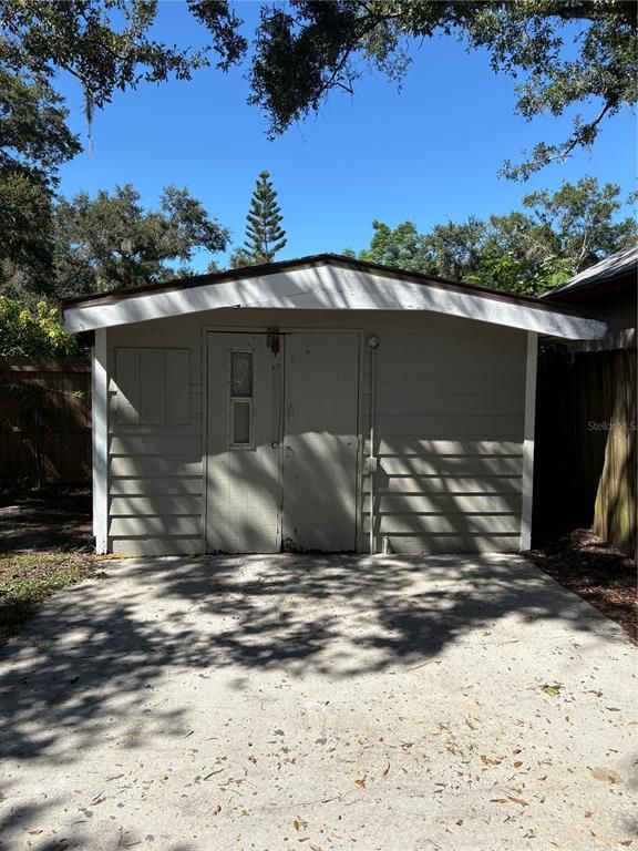 Detached Garage, Exterior