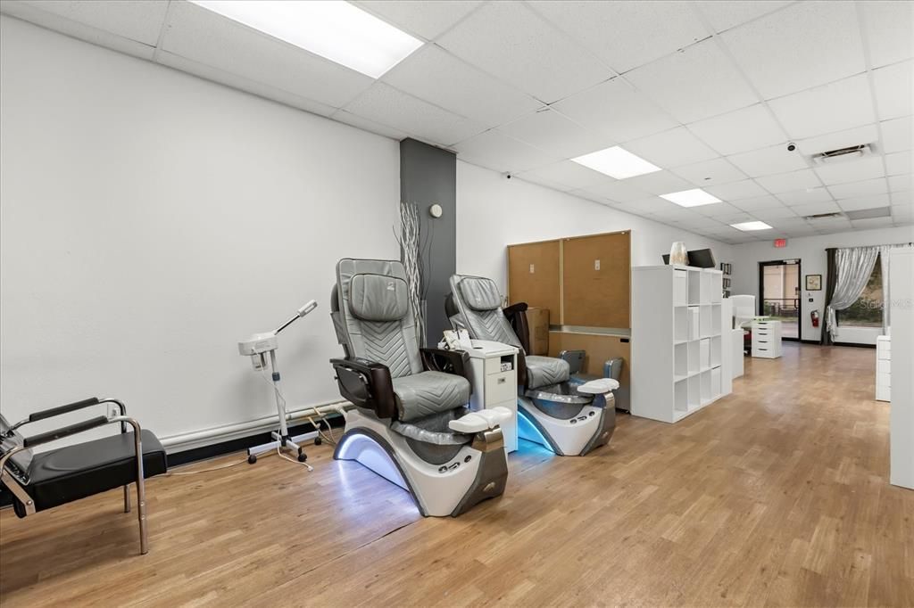 Interior, Recessed Lighting, Wood Texture Flooring