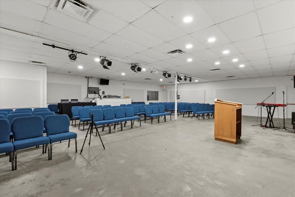 Dining room, Interior, Recessed Lighting