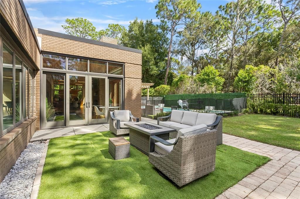Backyard, Exterior
