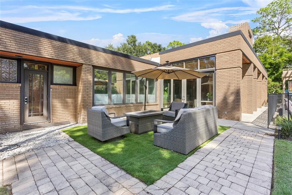 Backyard, Exterior