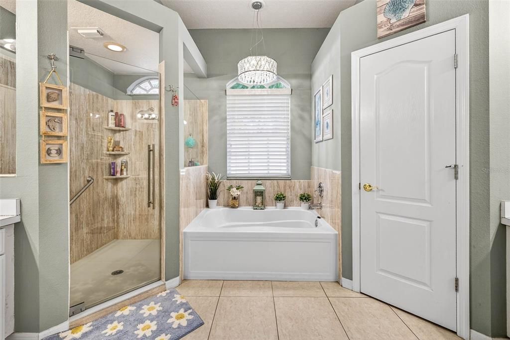 Bathroom, Glass Shower, Interior, Pendant Lights, Recessed Lighting