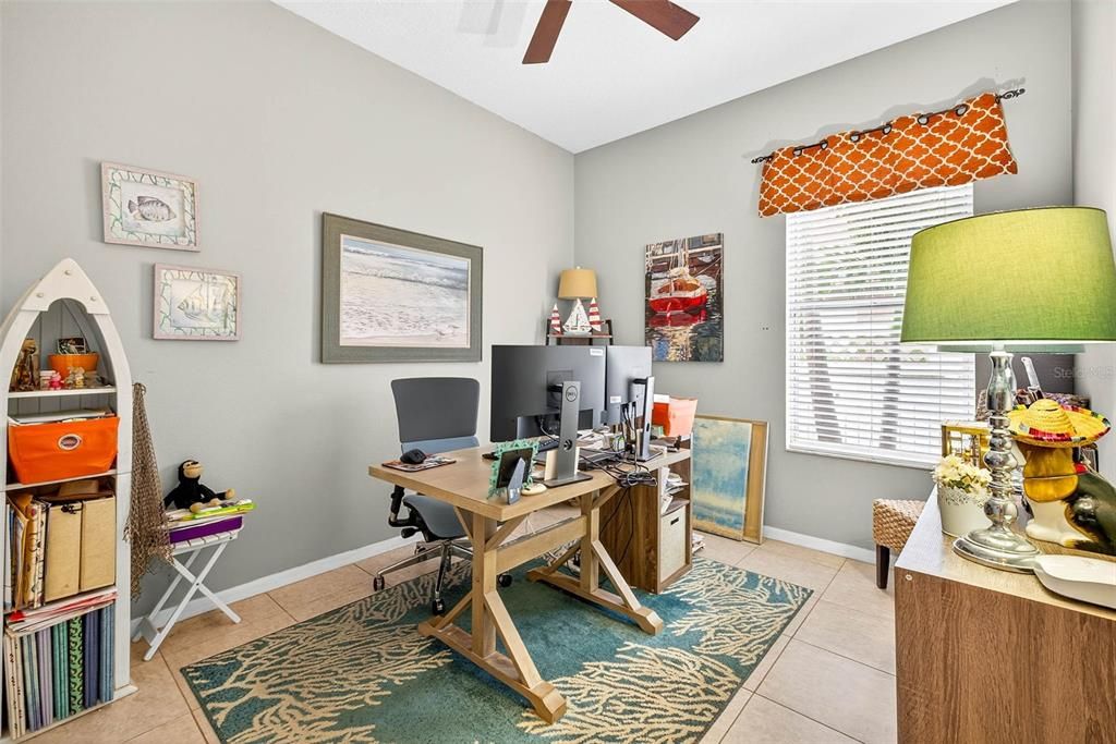 Home Office, Interior