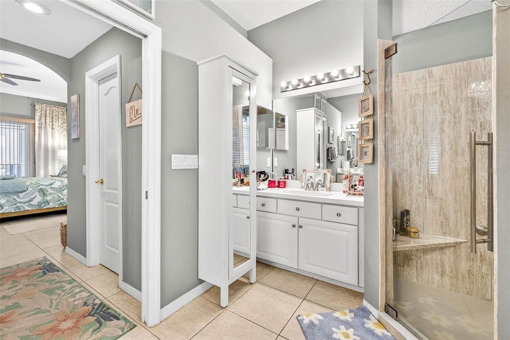 Bathroom, Interior, Recessed Lighting