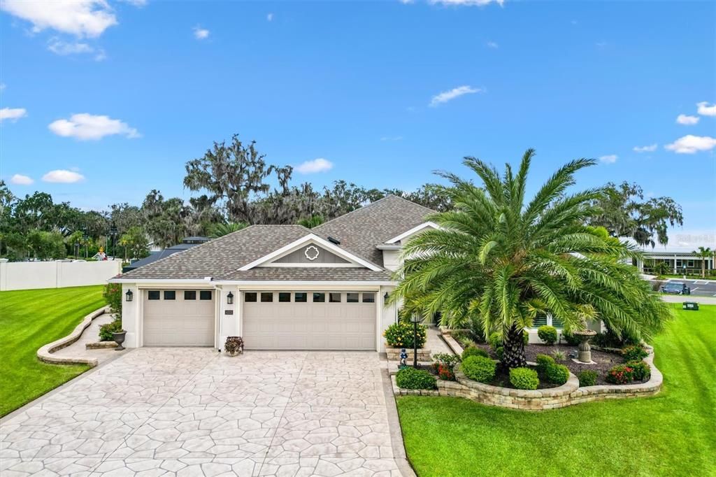 Attached, Exterior, Facade, Ranch