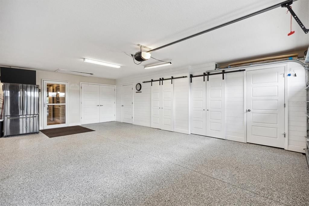 Garage, Interior