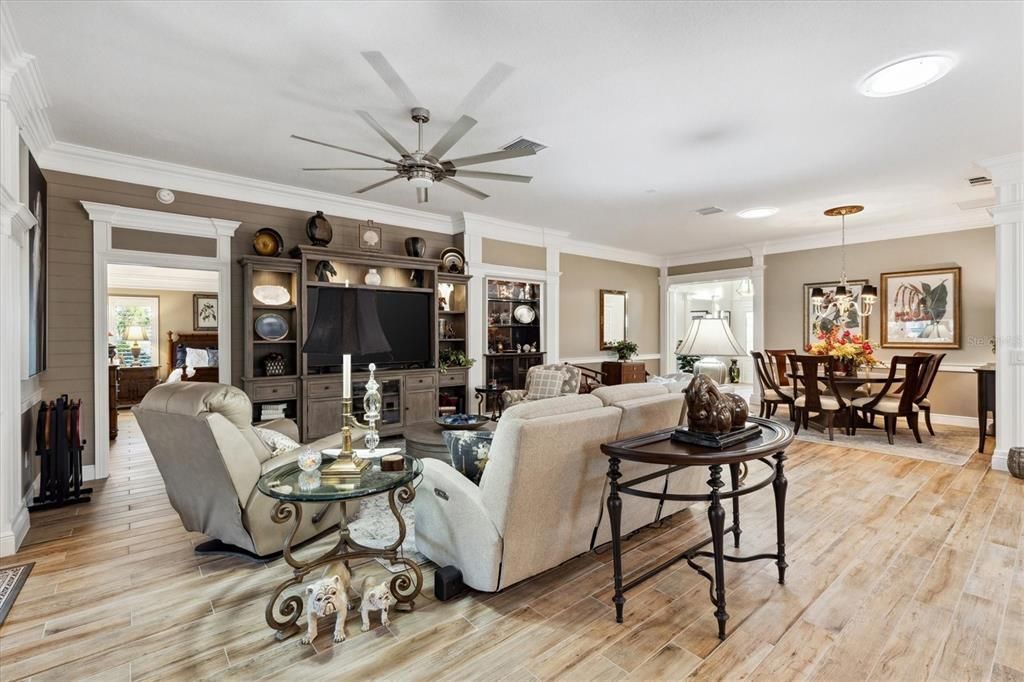 Dining room, Interior, Living room, Pendant Lights, Recessed Lighting, Wood Texture Flooring