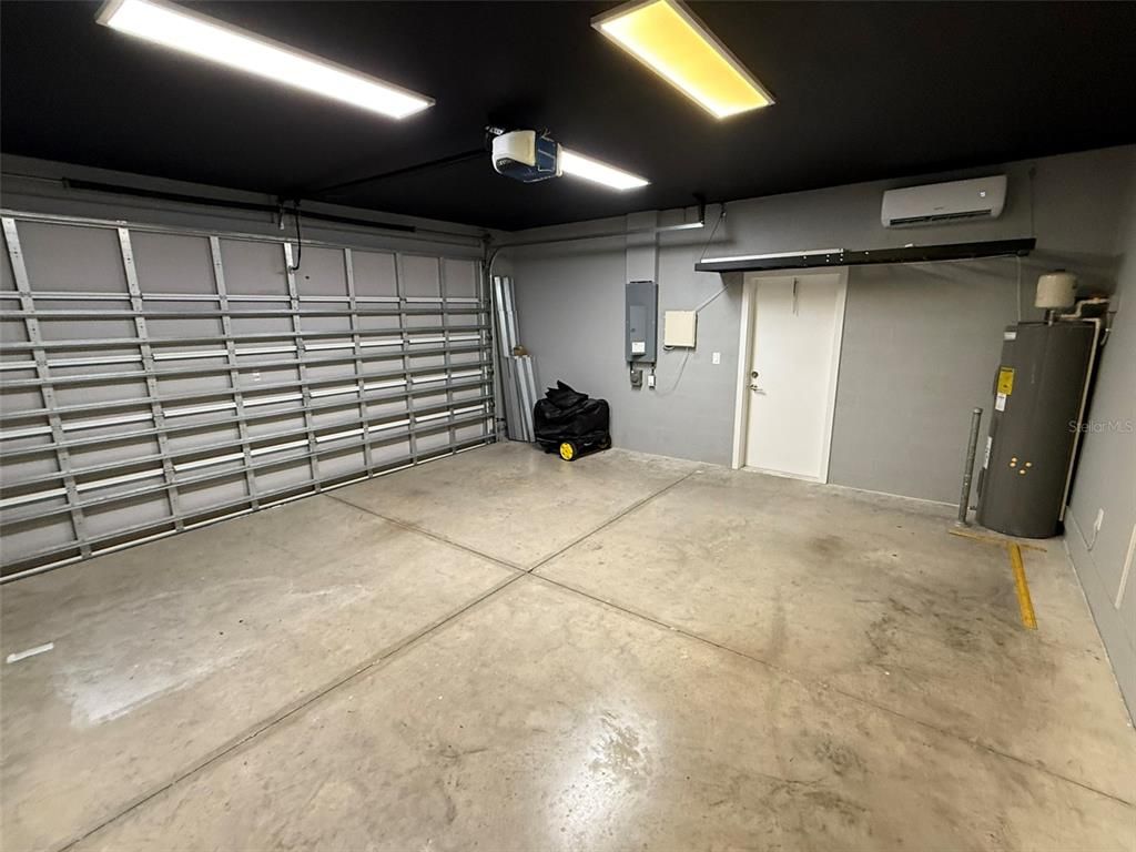 Garage, Interior
