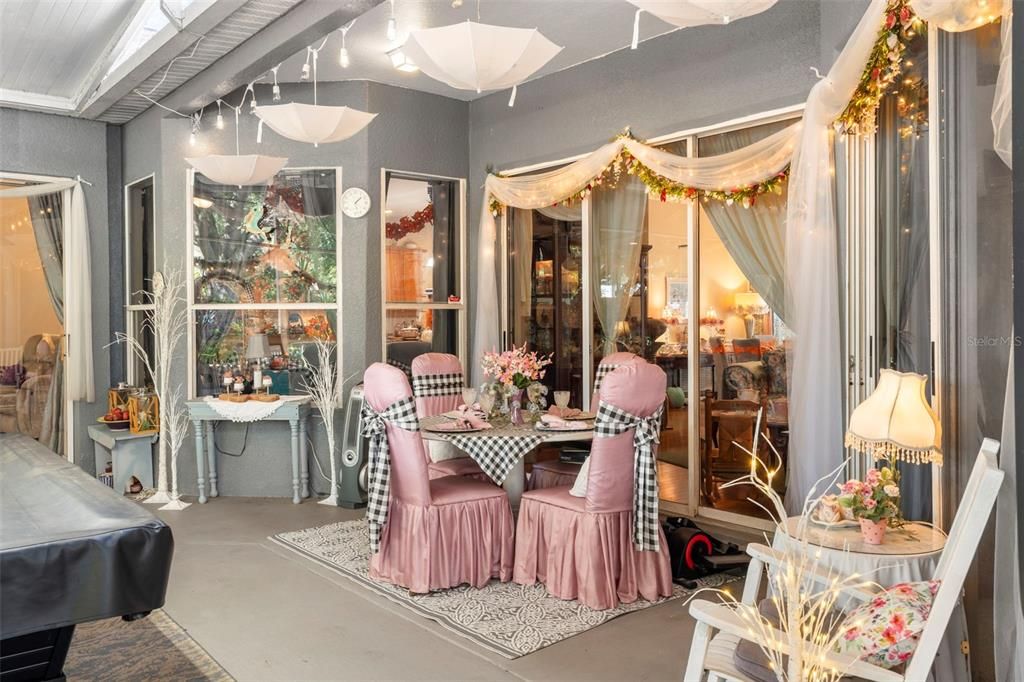 Dining room, Interior