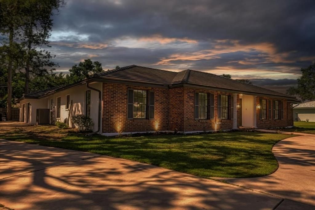 Exterior, Facade, Brick Facade, Ranch