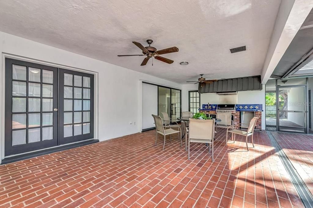 Dining room, Interior, Kitchen, Stainless Steel Appliances