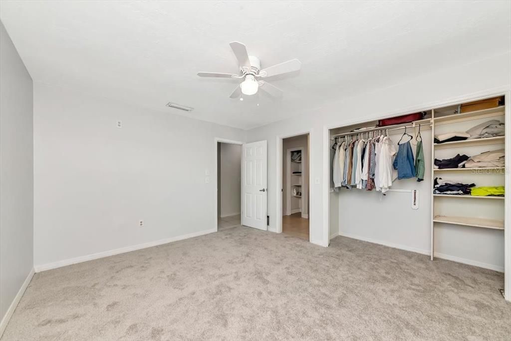 Empty room, Interior, Walk-in Closets