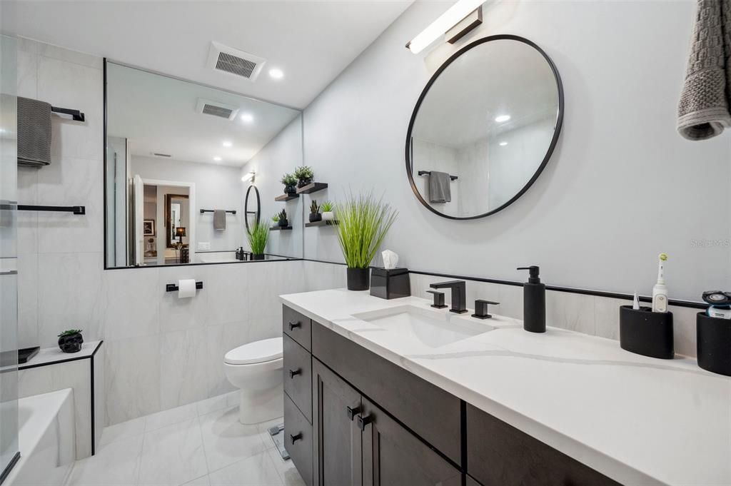 Bathroom, Dual Sink Vanities, Interior, Recessed Lighting
