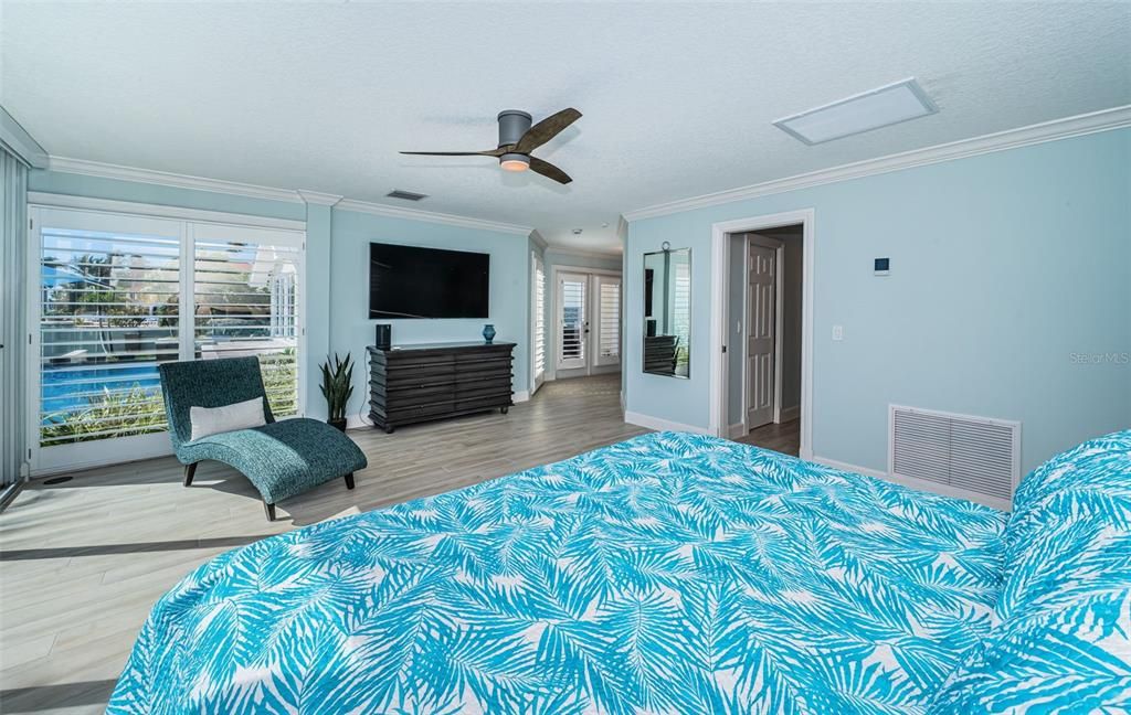 Bedroom, Interior, Water, Wood Texture Flooring
