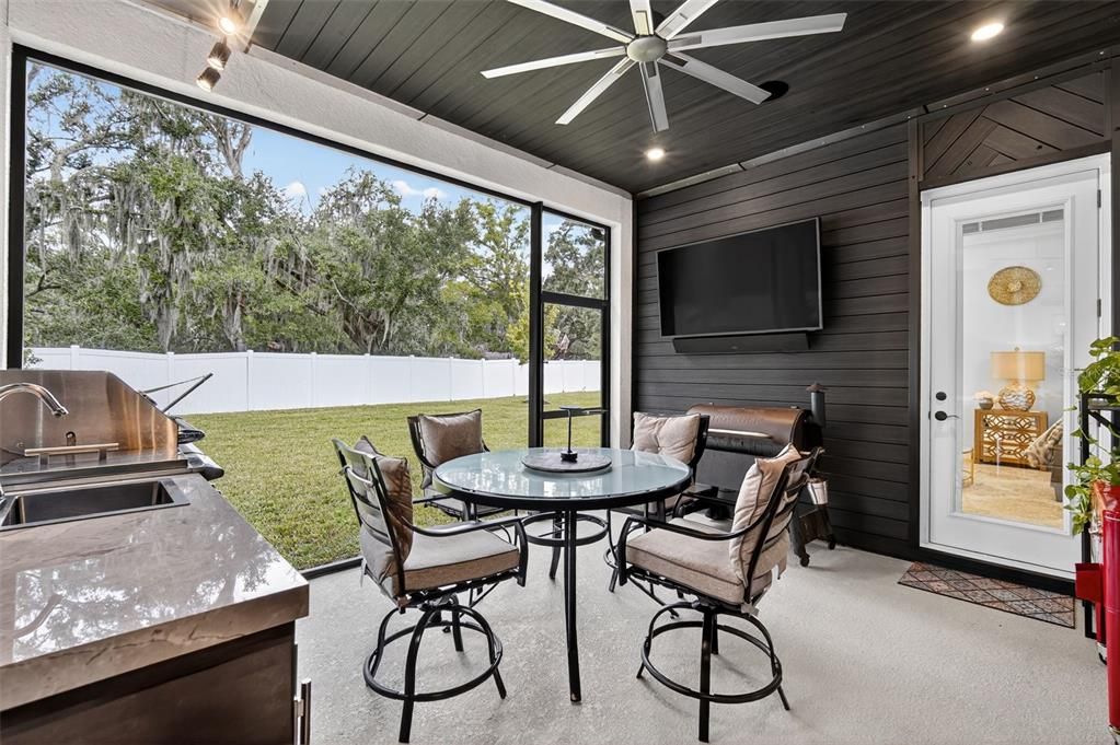Exterior, Outdoor Kitchen
