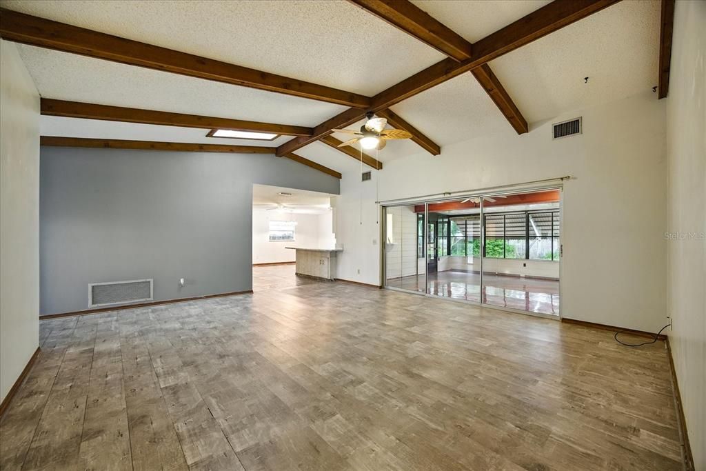 Empty room, Interior, Wooden Beams, Wood Texture Flooring