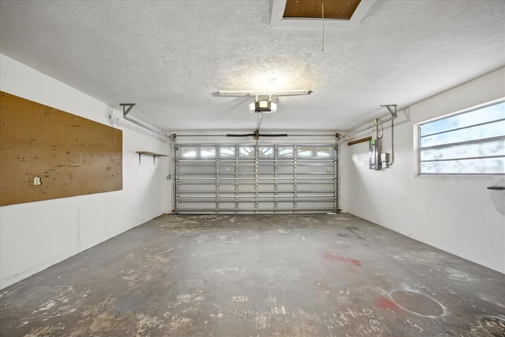 Garage, Interior